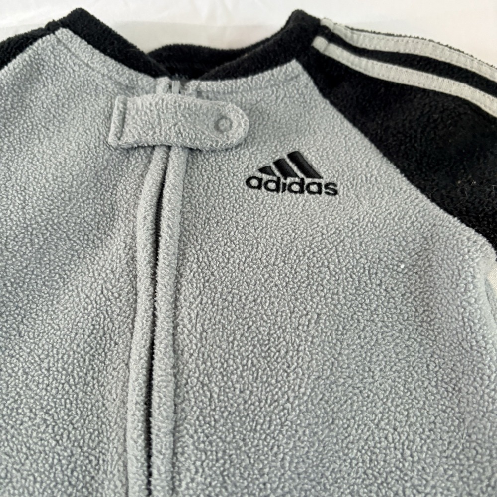 Adidas Baby Fleece Footed Sleeper Grey‎ Black 3-Stripes AM0027 6M - Picture 3 of 8